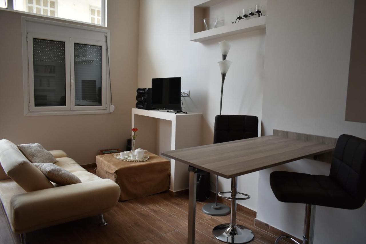 Your Vacation Home In The Center Of กาลามาตา ภายนอก รูปภาพ
